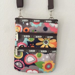 Leaportsac Floral Multi pocket Crossbody bag purse